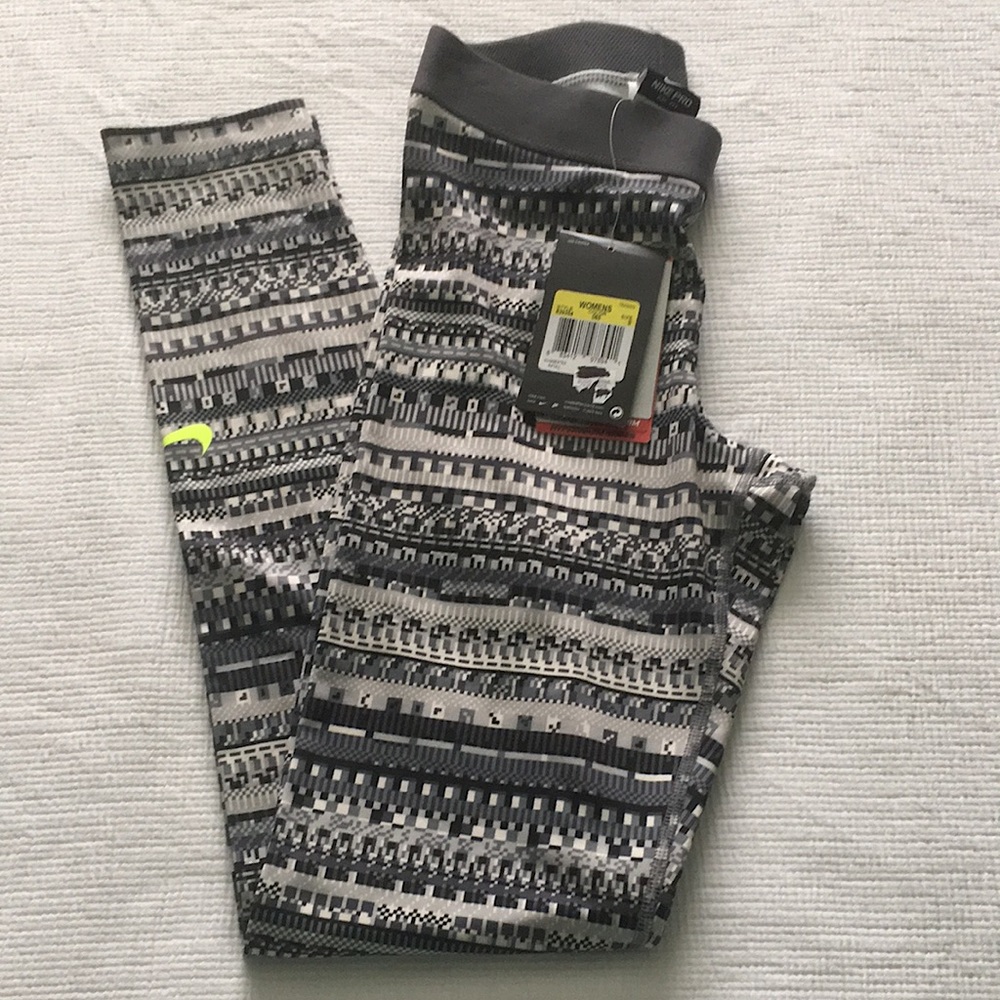 Nike Pro Dri-Fit Hyperwarm Series Training Pants / Leggings - Women’s Size Small
